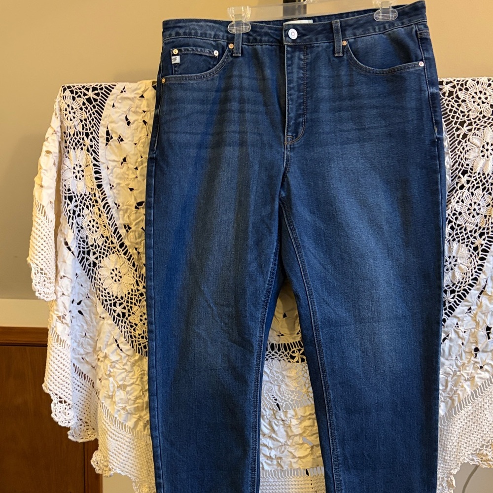 Seven7 Classic Blue Women's Jeans size 14 NWOT